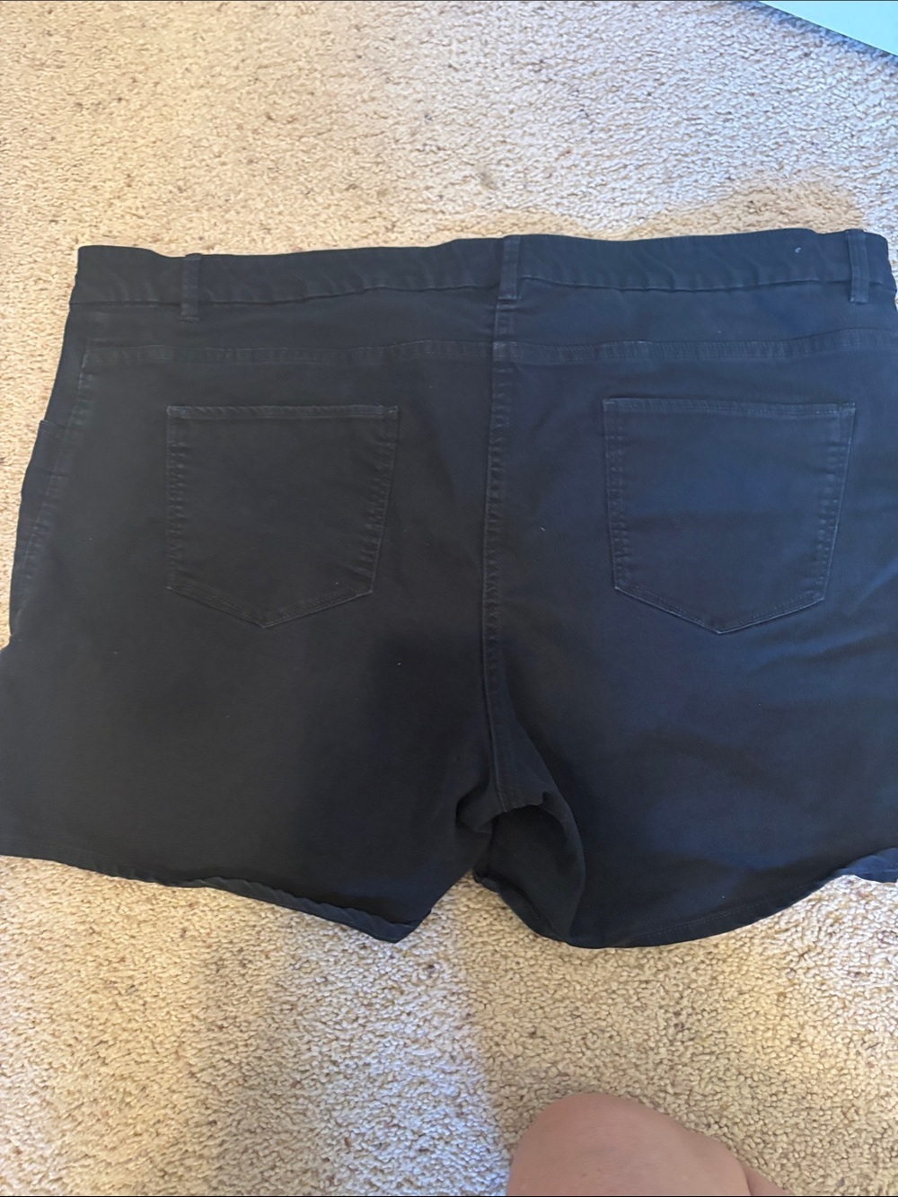 H&M Black Women's Tailored Bermuda Shorts - Picture 2 of 7